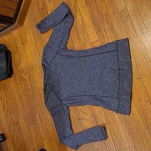 Lululemon LS thermal top w/thumbholes,  size 6